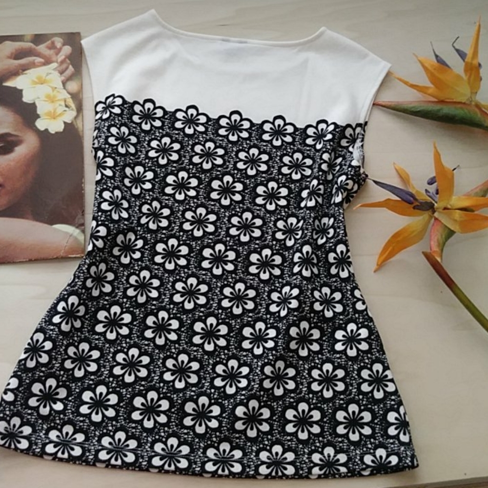 Ann Taylor Floral Top - Picture 3 of 4